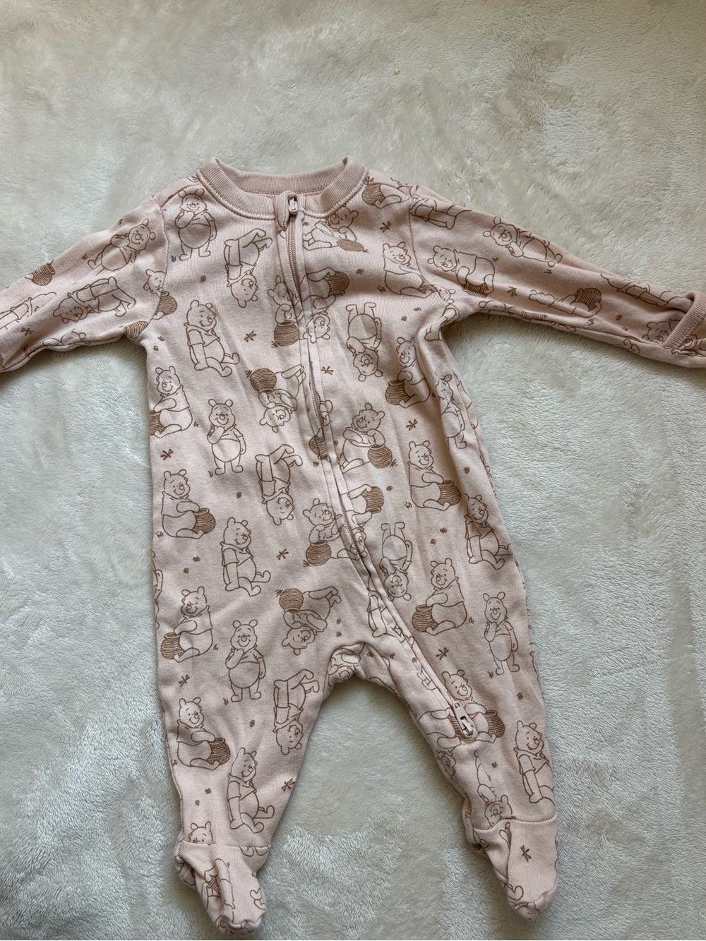 Old Navy Disney Winnie the Pooh 2-Way Zip Footie Pajamas EUC size 0-3 month